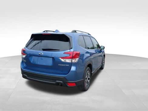 Used 2023 Subaru Forester Premium AWD/4WD image 10
