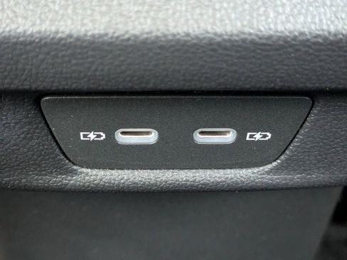 New 2026 Volkswagen Tiguan SE R-Line FWD image 18