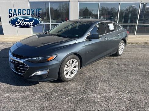 Used 2021 Chevrolet Malibu LT FWD image 1