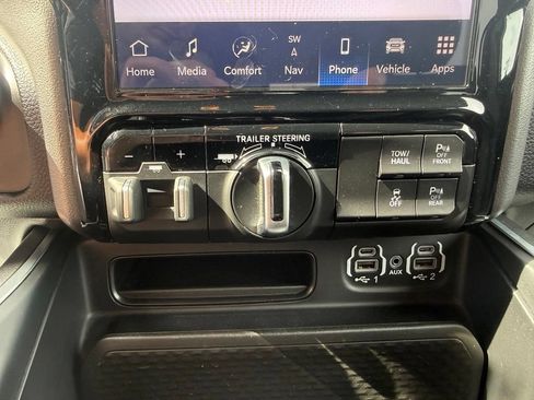 Used 2024 RAM 1500 Big Horn AWD/4WD image 25