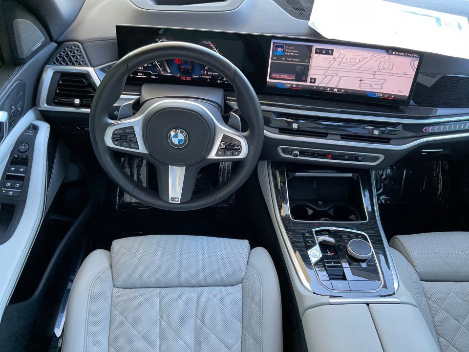 Used 2024 BMW X5 xDrive40i w/ M Sport Package AWD/4WD image 33
