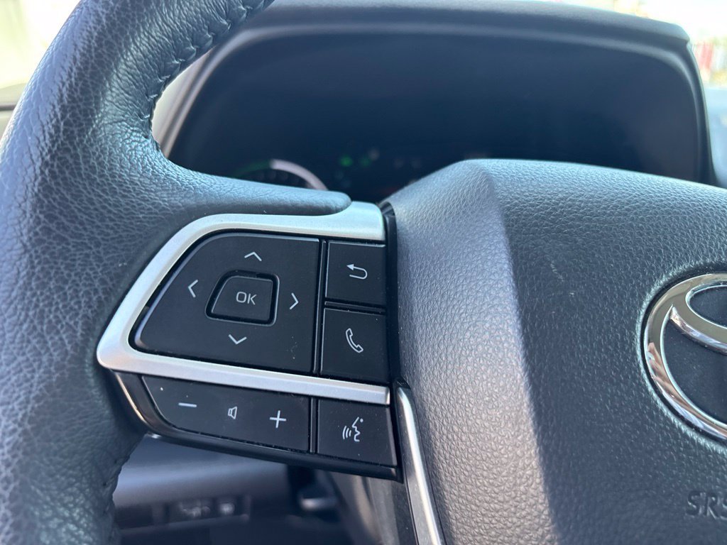Used 2025 Toyota Sienna XLE FWD image 22