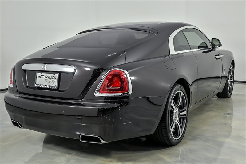 Used 2015 Rolls-Royce Wraith RWD image 9