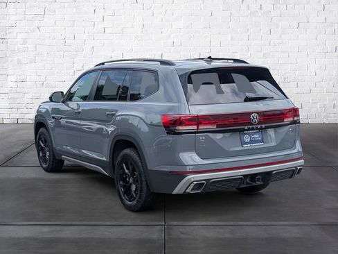 Certified 2025 Volkswagen Atlas Peak Edition SE AWD/4WD image 5
