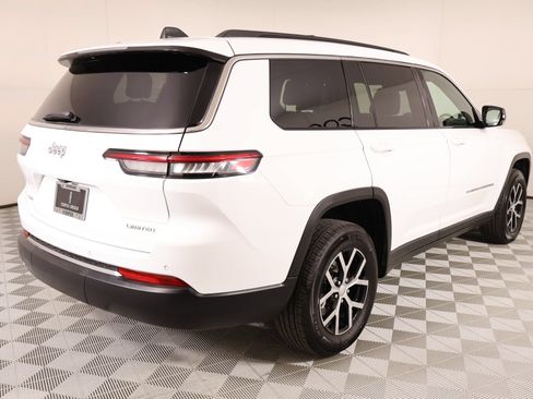 Used 2025 Jeep Grand Cherokee L Limited AWD/4WD image 23