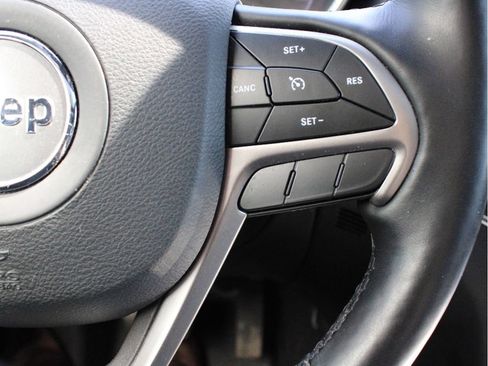 Used 2021 Jeep Grand Cherokee Limited w/ Luxury Group II AWD/4WD image 17