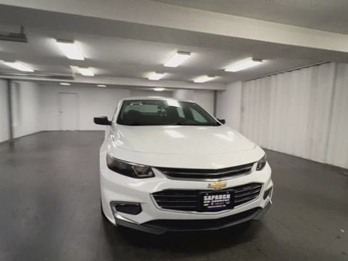 Certified 2017 Chevrolet Malibu LS FWD image 3