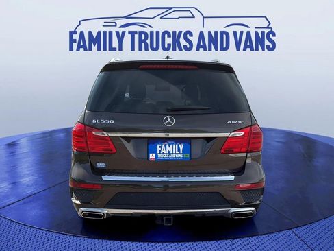 Used 2015 Mercedes-Benz GL 550 4MATIC image 4