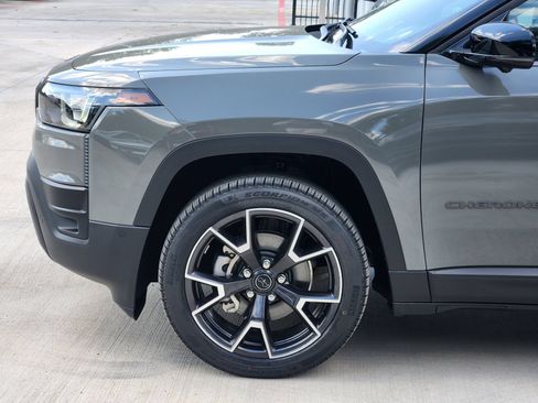 New 2026 Jeep Cherokee Overland w/ Trailer Tow Group AWD/4WD image 10