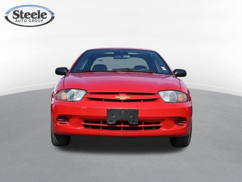 Used 2005 Chevrolet Cavalier Sedan w/ Preferred Equipment Group FWD image 2