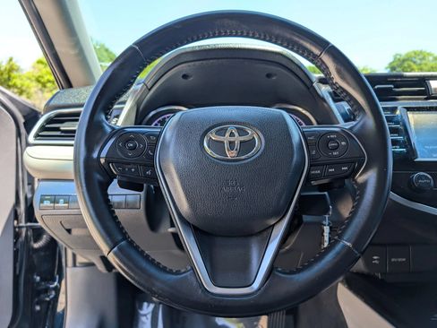 Used 2018 Toyota Camry SE FWD image 21