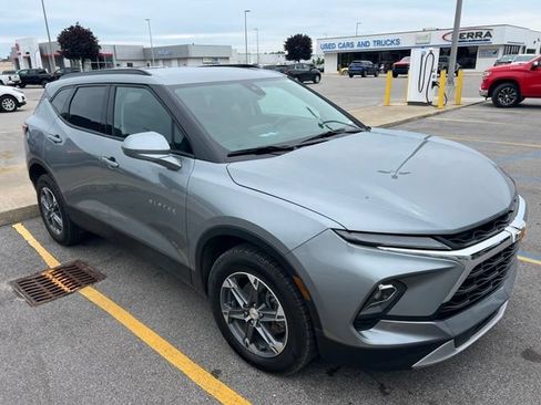 Used 2024 Chevrolet Blazer LT w/ Convenience Package AWD/4WD image 3