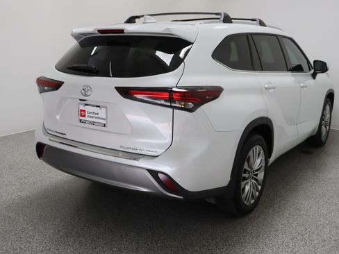 Certified 2026 Toyota Highlander Platinum AWD/4WD image 7