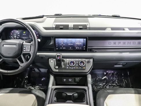 Used 2024 Land Rover Defender 110 X-Dynamic SE AWD/4WD image 13