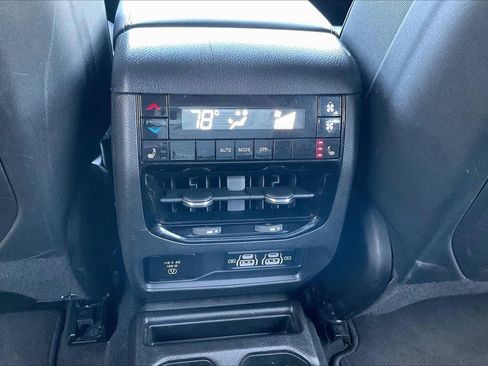 Certified 2024 Jeep Grand Cherokee L Limited w/ Luxury Tech Group II image 18