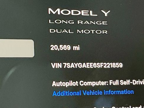 Used 2025 Tesla Model Y Long Range AWD/4WD image 11