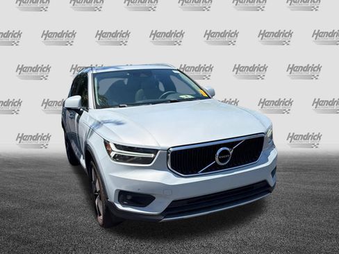 Used 2021 Volvo XC40 T5 Momentum w/ Premium Package AWD/4WD image 3