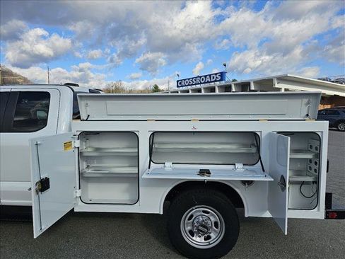 New 2026 Ford F350 XL w/ XL Chrome Package image 9