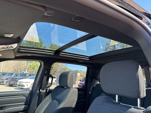 New 2026 RAM 1500 4x4 Crew Cab image 18