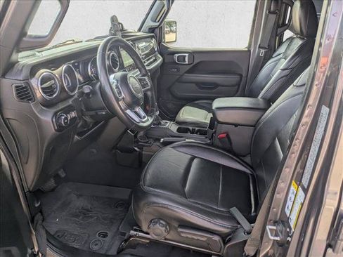 Used 2019 Jeep Wrangler Unlimited Sahara AWD/4WD image 15