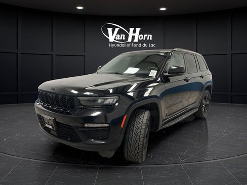 Used 2024 Jeep Grand Cherokee Limited w/ Luxury Tech Group II AWD/4WD image 3