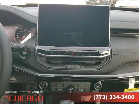 Certified 2025 Jeep Compass Latitude w/ Altitude Special Edition image 18