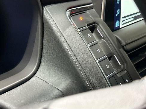 Used 2022 Chevrolet Tahoe LT image 17