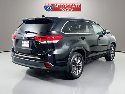 Used 2018 Toyota Highlander XLE w/ Protection Package #3 AWD/4WD image 7