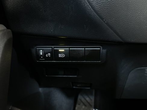 Used 2024 Toyota Corolla Cross XLE FWD image 26