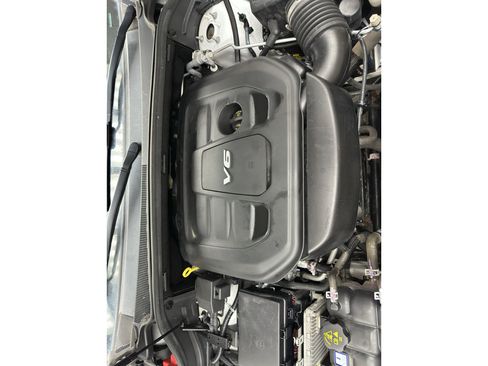 Used 2017 Jeep Grand Cherokee Limited w/ Luxury Group II AWD/4WD image 19