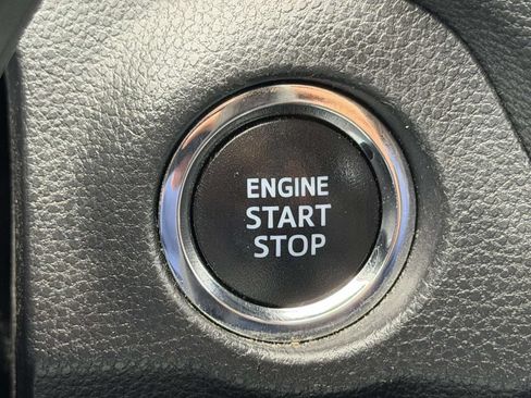 Used 2021 Toyota RAV4 XLE AWD/4WD image 8