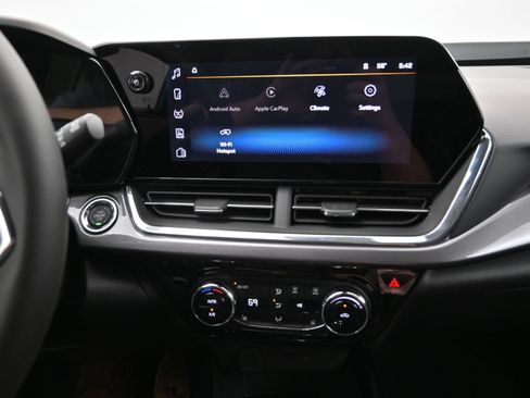 Used 2025 Chevrolet Trax ACTIV FWD image 30