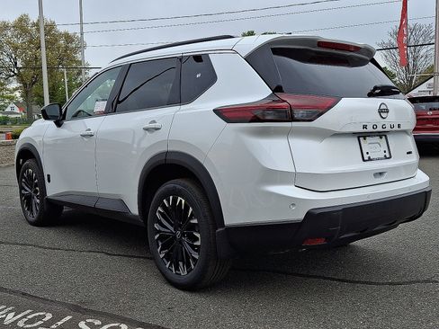 New 2026 Nissan Rogue Dark Armor AWD/4WD image 3
