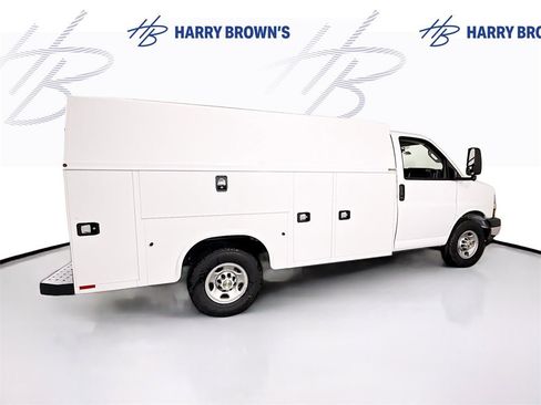 New 2025 Chevrolet Express 3500 w/ Power Convenience Package image 28
