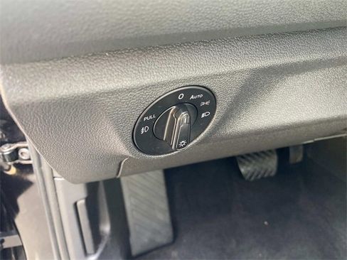 Used 2019 Volkswagen Jetta R-Line image 16