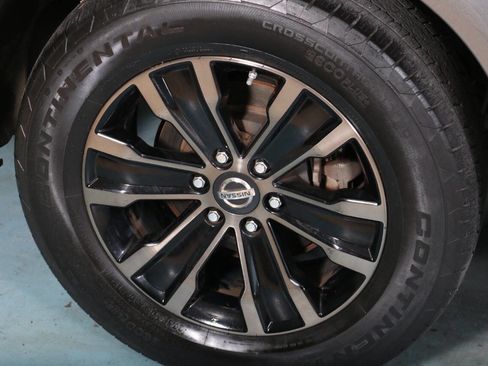 Used 2018 Nissan Armada Platinum image 10