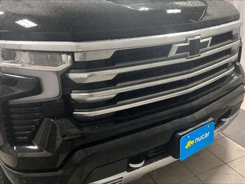Used 2023 Chevrolet Silverado 1500 High Country w/ Technology Package image 32