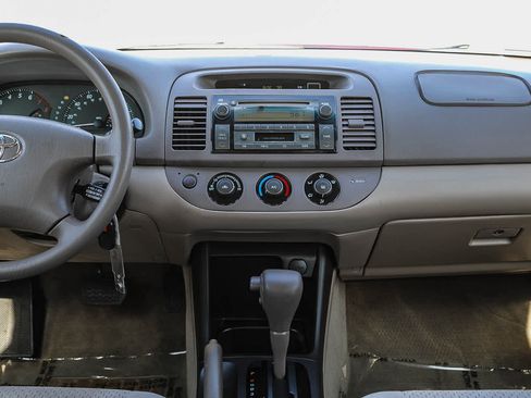 Used 2004 Toyota Camry LE image 13