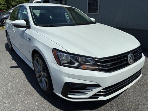Used 2017 Volkswagen Passat 1.8T R-Line FWD image 1