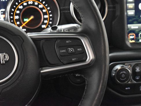 Used 2019 Jeep Wrangler Unlimited Sahara w/ Quick Order Package 24M Moab AWD/4WD image 8