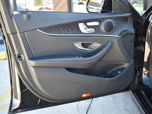 Used 2019 Mercedes-Benz E 300 4MATIC w/ Convenience Package image 29