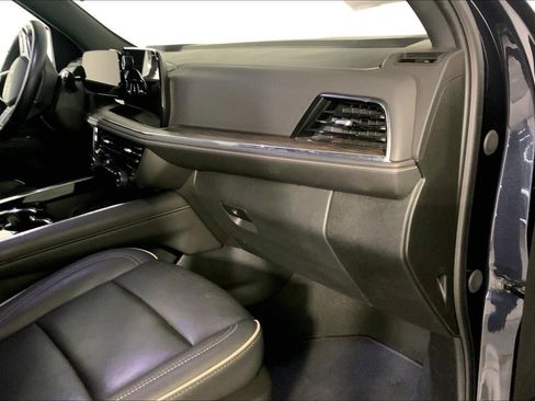 Used 2025 Chevrolet Tahoe Premier AWD/4WD image 17