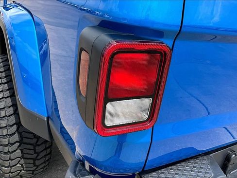 New 2025 Jeep Gladiator Sport AWD/4WD image 14
