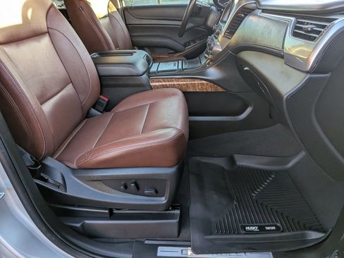 Used 2019 Chevrolet Suburban Premier w/ Premier Plus Edition image 21