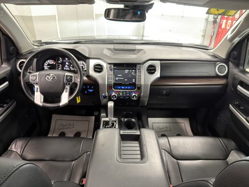Used 2018 Toyota Tundra Limited w/ Limited Premium Package AWD/4WD image 13