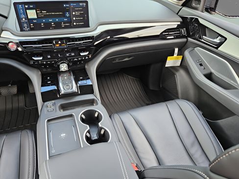 Used 2026 Acura MDX FWD w/ Technology Package image 16