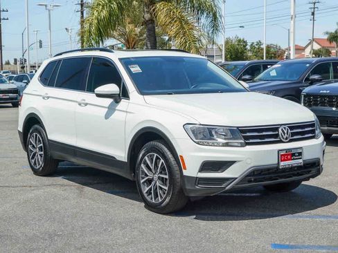Used 2019 Volkswagen Tiguan SE w/ Panoramic Sunroof Package FWD image 3