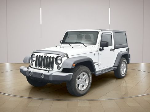 Used 2018 Jeep Wrangler Sport AWD/4WD image 3