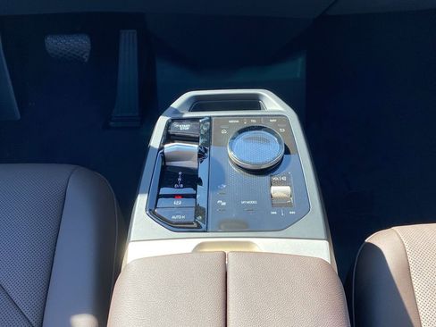 New 2026 BMW iX xDrive45 image 24