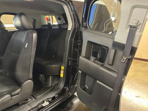 Used 2007 Toyota FJ Cruiser 4WD image 14